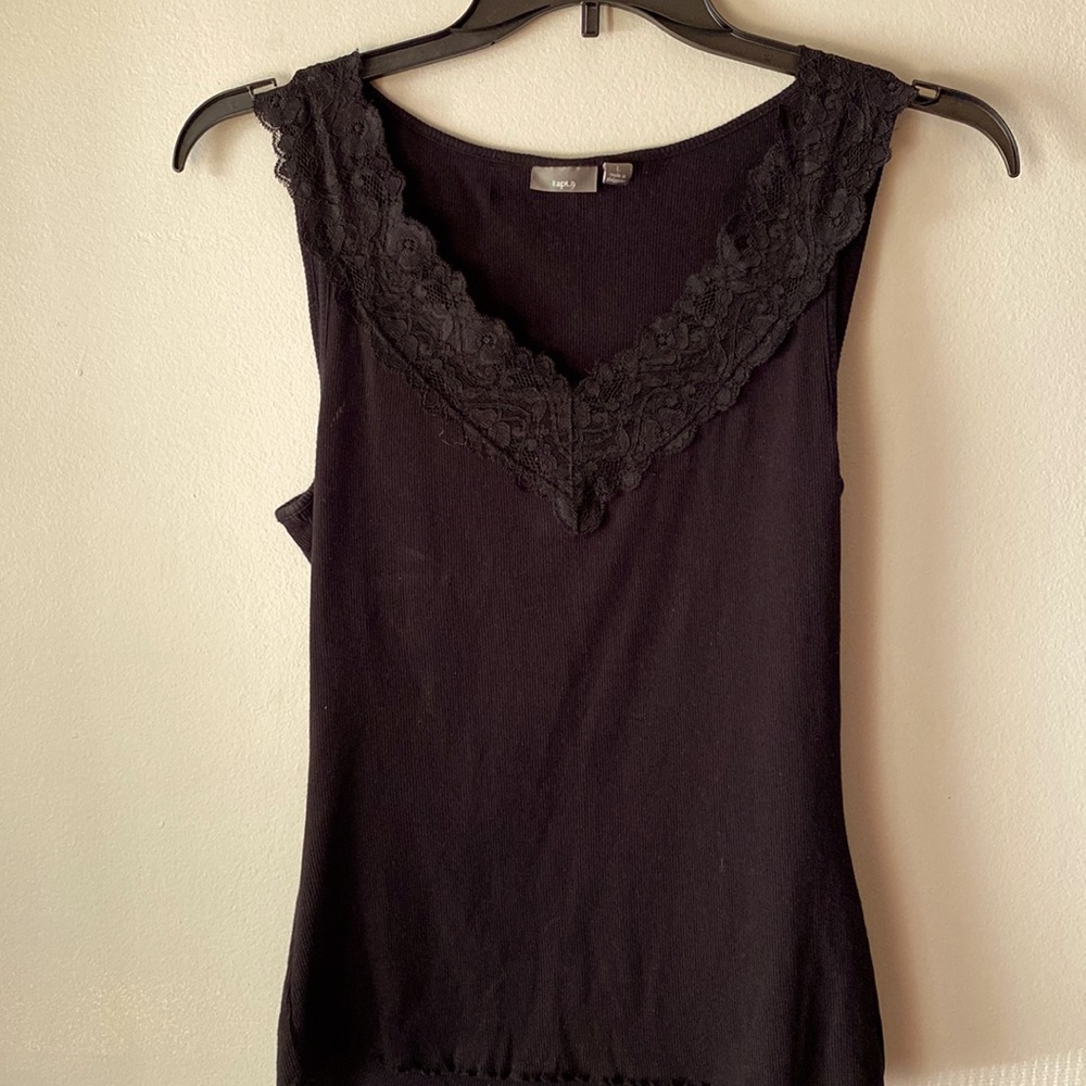 Apt 9 Black fine ribbed lace Vneck tank
